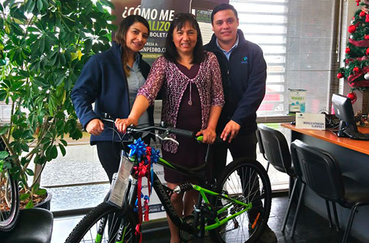 Conoce a la primera ganadora de bicicletas de Aguas San Pedro