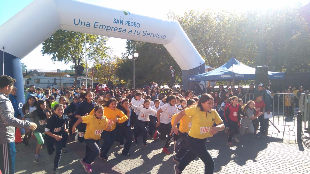 Aguas San Pedro en la Corrida Comunal Escolar Coronel 2018